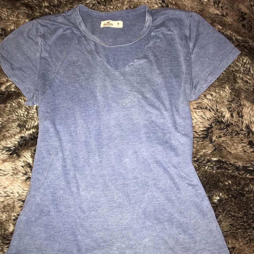 hollister woman’s t-shirt